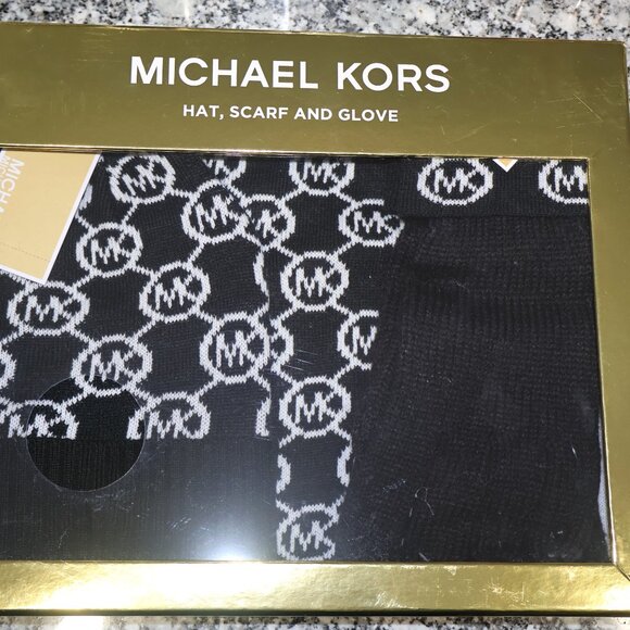 Michael Kors MK Logo Hat Scarf & Gloves Gift Set Black NWT in Box - Picture 6 of 8